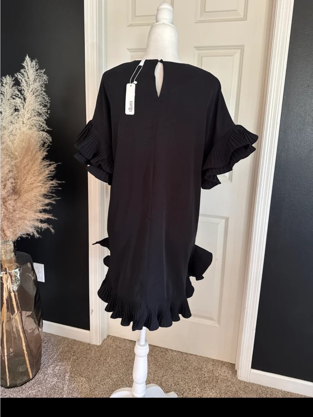 NWT Glam Ruffled Elbow Sleeve Dress size Medium - Picture 9 of 12